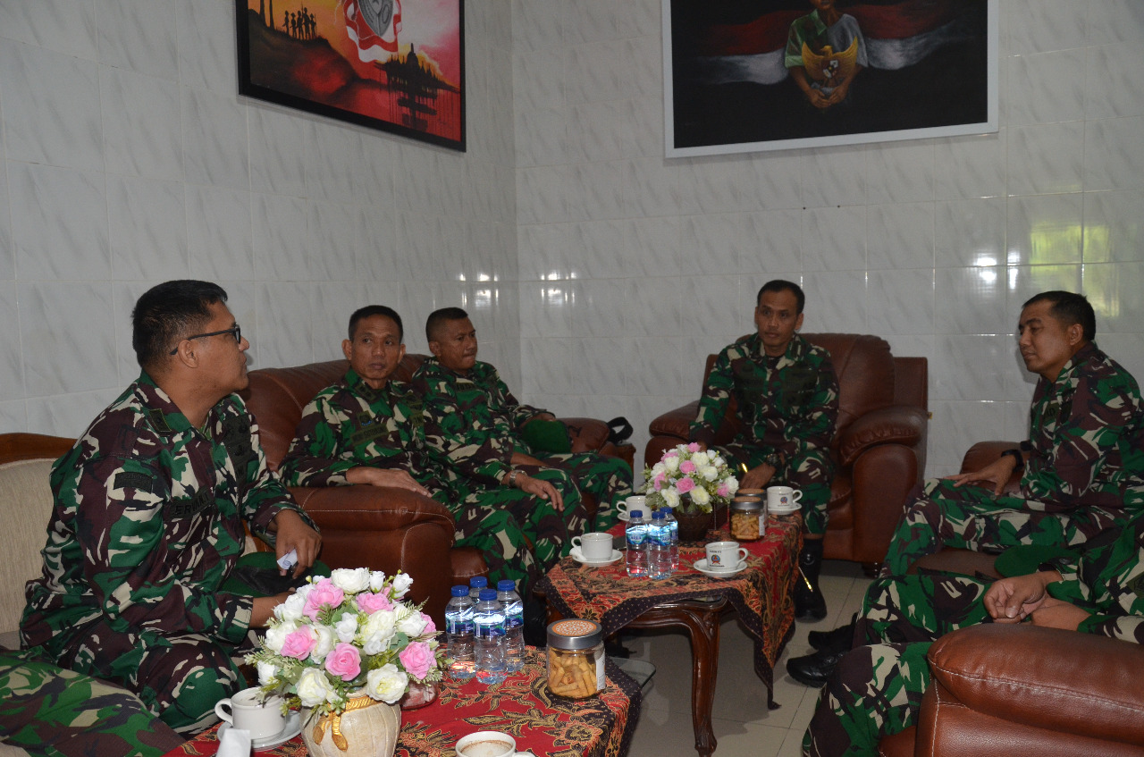 Danrem 073/Makutarama Bersama Perwira Staf Evalusi Kegiatan Rutin Korem